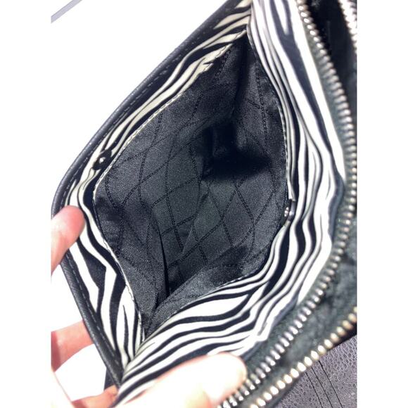 MICHAEL KORS NWT BLACK WHITE ANIMAL NYLON CROSSBODY BAG - Picture 16 of 16